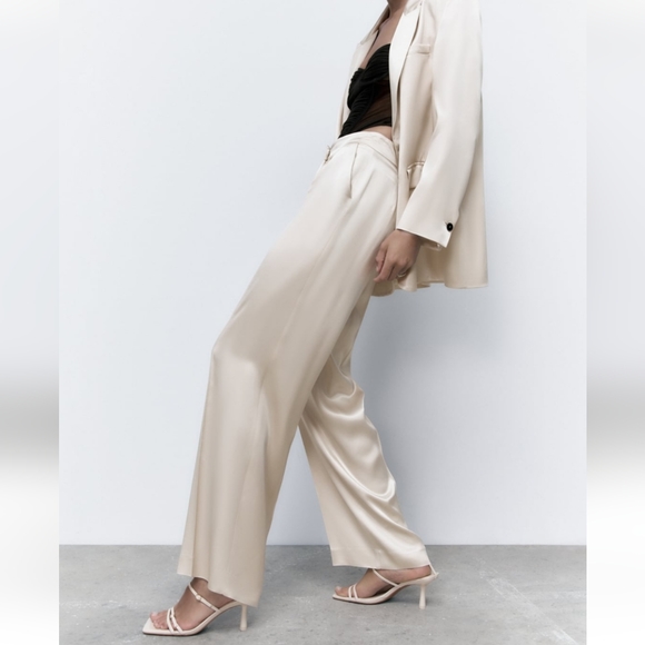 Zara SATIN EFFECT PLEATED PANTS bloggers favorite - Picture 7 of 11